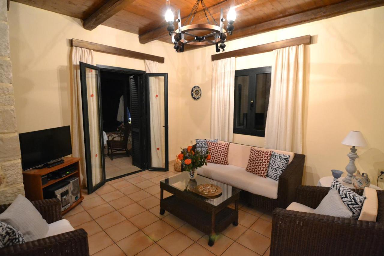 Christina Villas- Minoan Inland Pentamodi Exterior photo