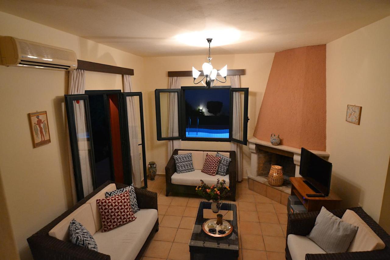 Christina Villas- Minoan Inland Pentamodi Exterior photo