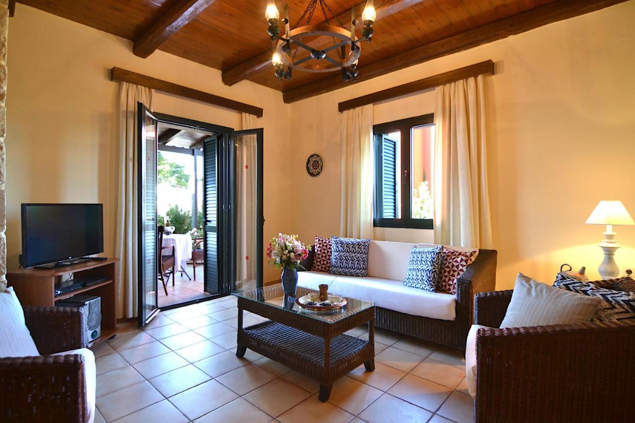 Christina Villas- Minoan Inland Pentamodi Exterior photo